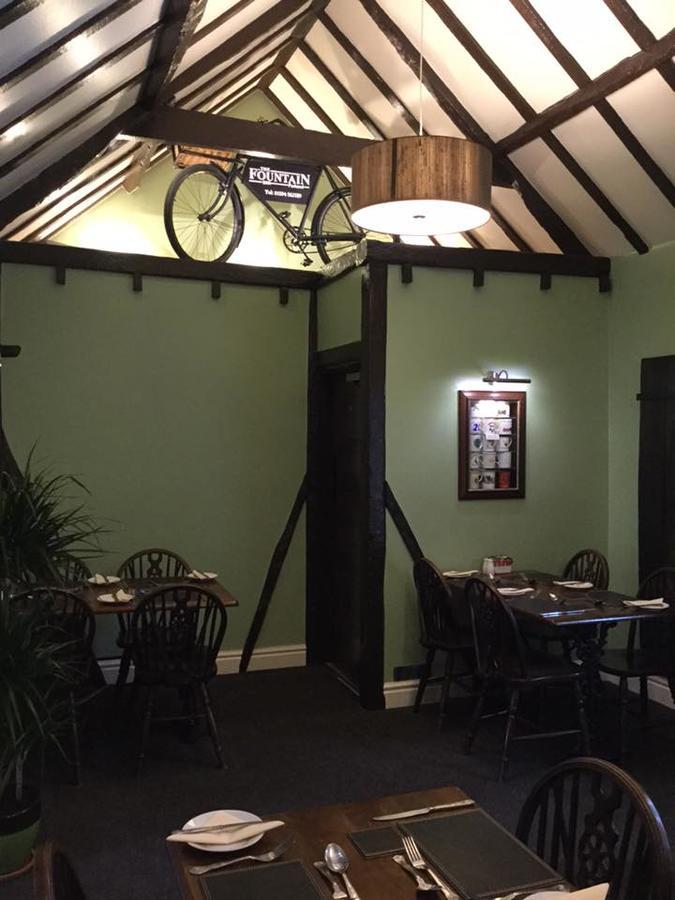 The Fountain Inn Parkend ภายนอก รูปภาพ